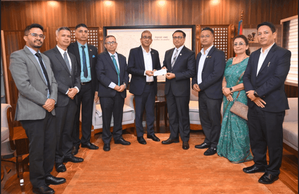 बाढीपीडितका लागि एनएमबि बैंकले दियो ३ करोड ५१ लाख, थप १० लाखको राहत सामग्री