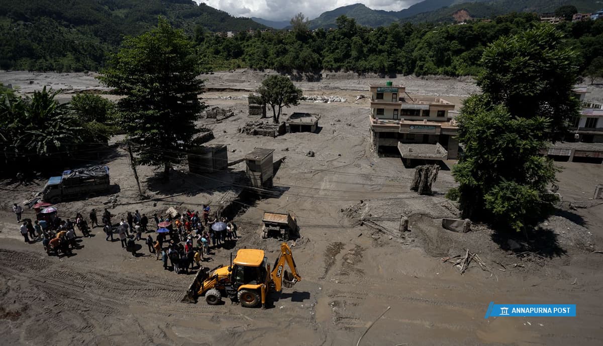 अनुसन्धान विभागका पूर्व कर्मचारीहरूले प्रधानमन्त्री राहत कोषमा जम्मा गरे राहत
