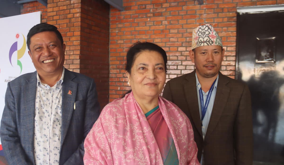 पूर्वराष्ट्रपति एवं एमालेकी वरिष्ठ नेता भण्डारी आज चीन जाँदै