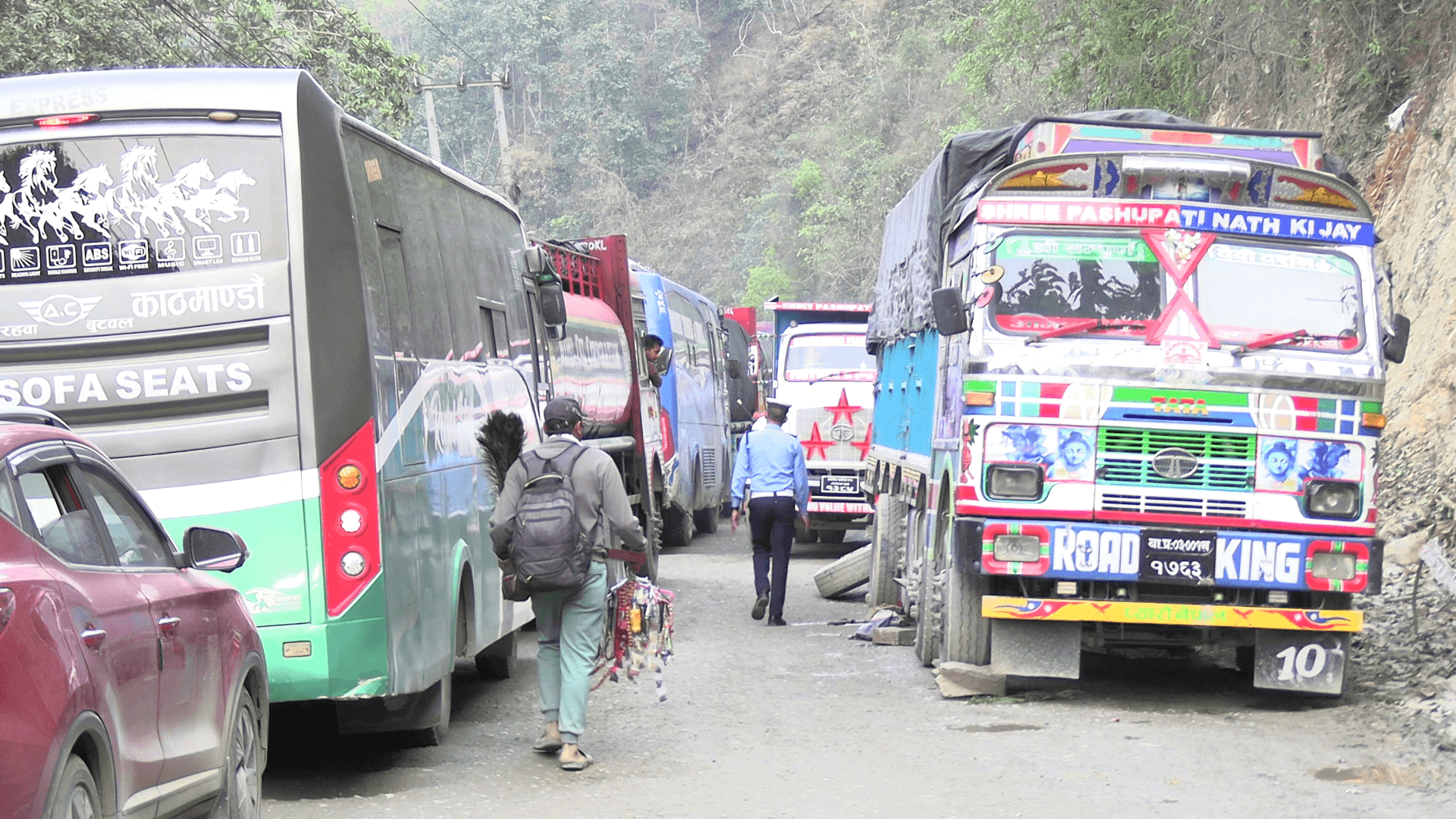 पृथ्वी राजमार्गमा छैनन् आपतकालीन उपकरण