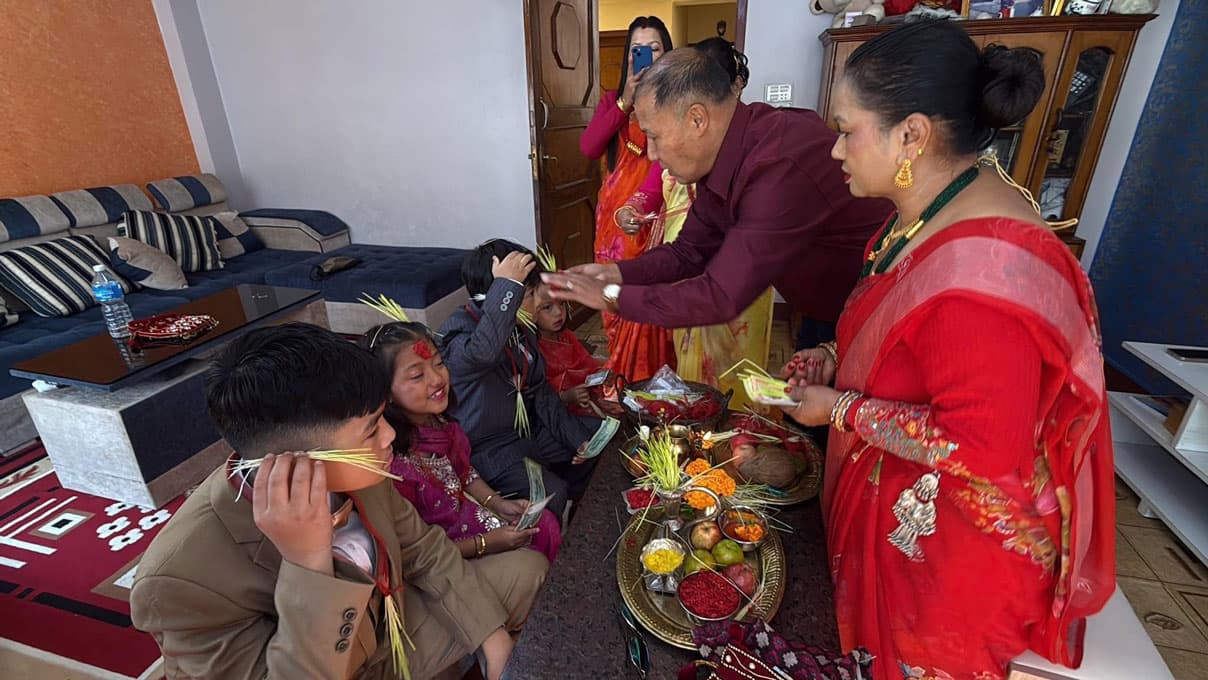 आज विजयादशमी : रातो टीका र जमरा लगाउनेक्रम जारी