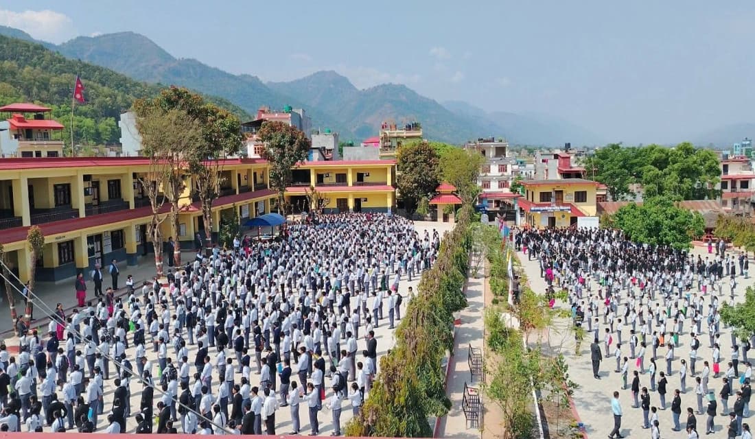 विद्यार्थीले गरे एक लाख ६६ हजार रुपियाँ सहयोग