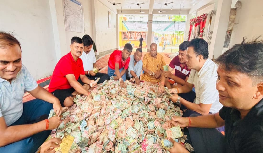 राधाकृष्ण रथयात्राको भेटी बाढीपीडितलाई