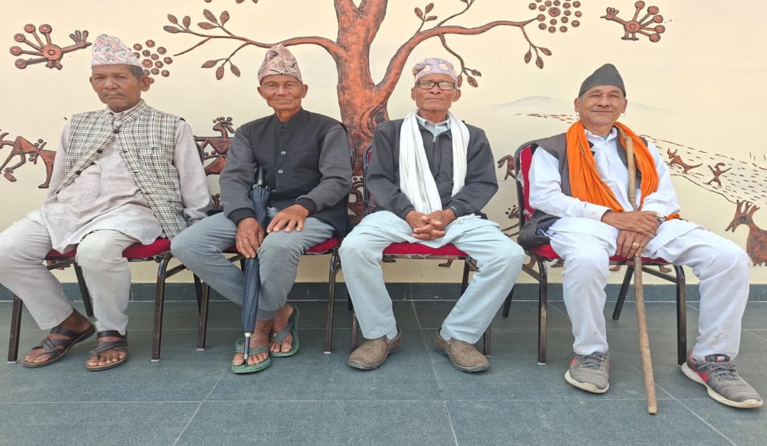 लोप हुदैै थारू समुदायको बर्कीमार गीत