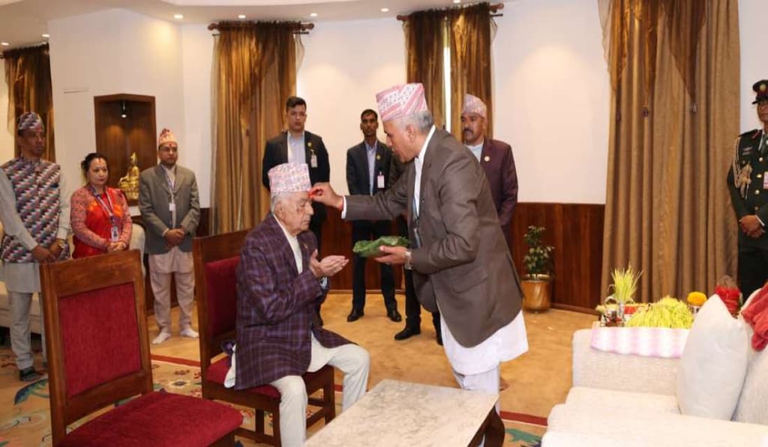 राष्ट्रपति पौडेलद्वारा शुभ साइतमा बडादसैँको टीका ग्रहण