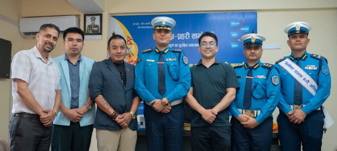 कोरियाली अनुभवमा आधारित ट्राफिक सुझाव प्रतिवेदन ट्राफिक प्रहरीलाई हस्तान्तरण