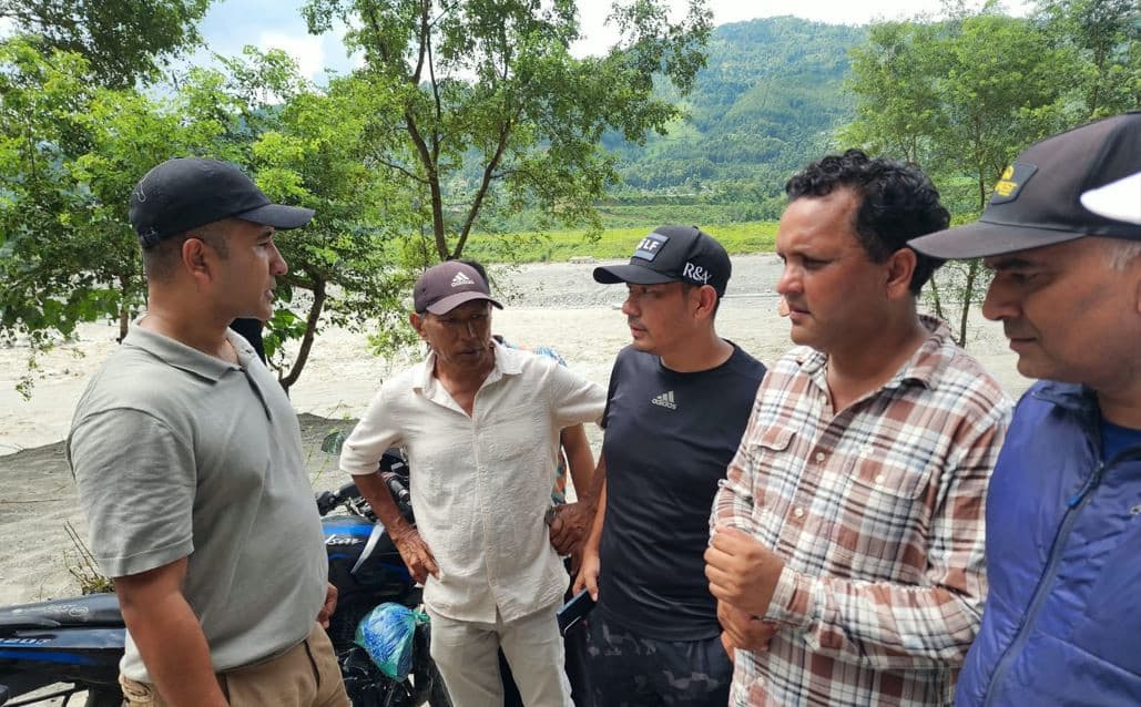 बाढी प्रभावित नुवाकोटमा महासंघको निरीक्षण, क्षतिग्रस्त पूर्वाधार निर्माणमा सहयोग गर्ने