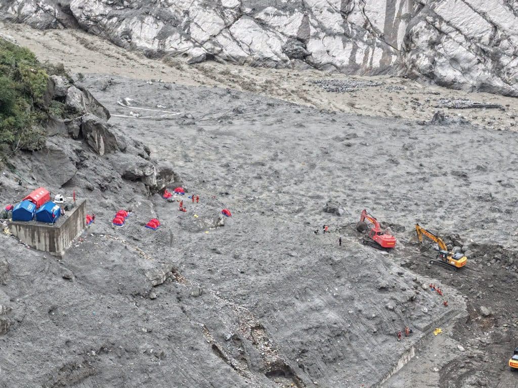 चीनतर्फ बाढीबाट मृत्यु हुनेको सङ्ख्या ४३ पुग्यो, ५१९ जना बेपत्ता