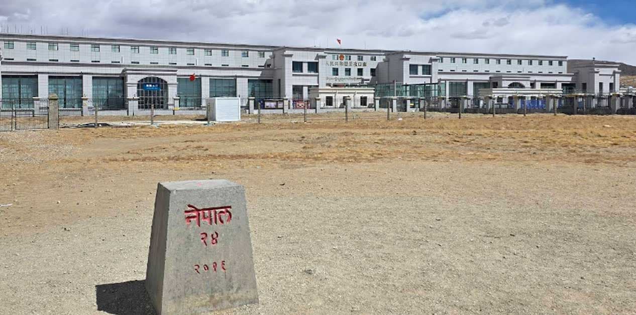 एक सातामा २५२ कन्टेनर कोरला पुगे