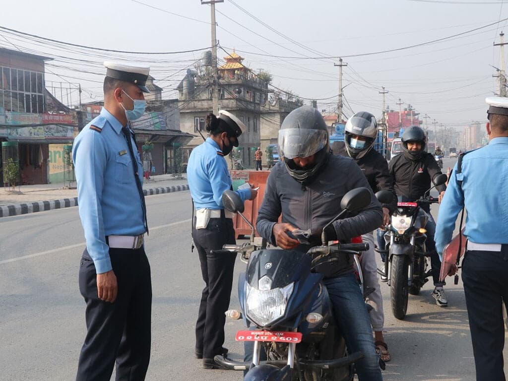 पछिल्लो १३ महिनामा ४३ हजारभन्दा बढी सवारीसाधन कारबाहीमा