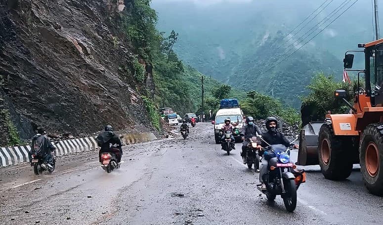 नारायणगढ-मुग्लिन सडकमा आजदेखि दैनिक १२ घण्टा आंशिक बन्द