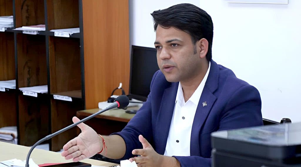 महाधिवेशन प्रतिनिधिलाई विपिन आचार्यले भने-तपाईँ सबैले मेहनतले कमाएको पैसाको दुरुपयोग हुँदा हामी लज्जित छौँ
