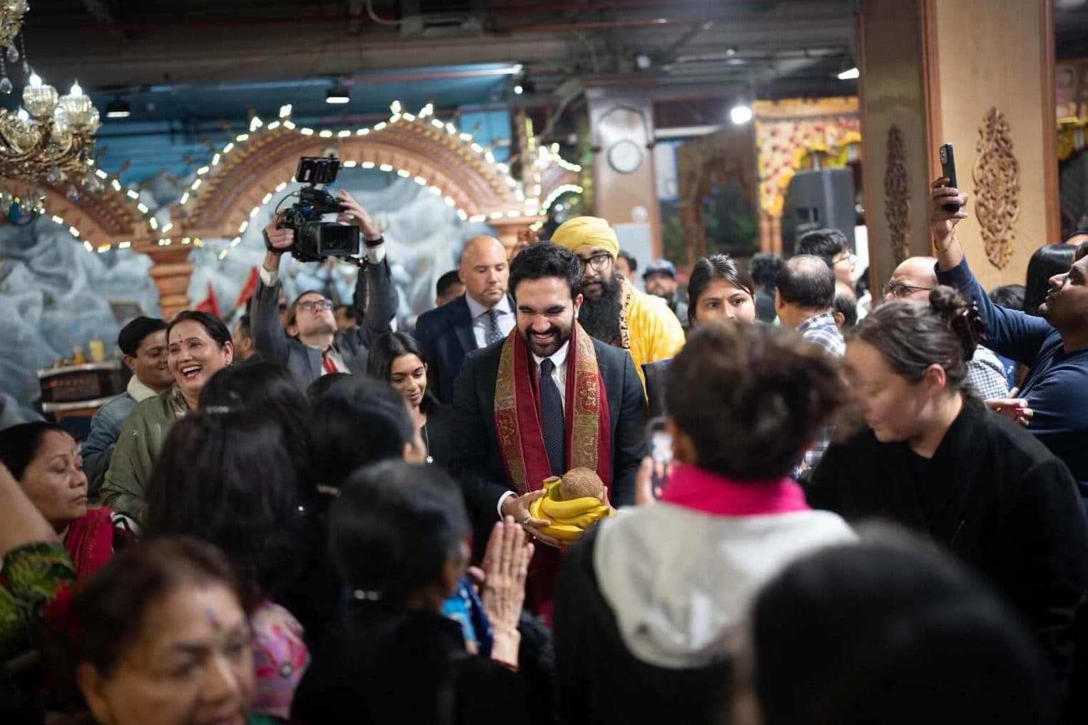 न्यूयोर्कका मेयरले हिन्दूहरुसँग मनाए दशैं