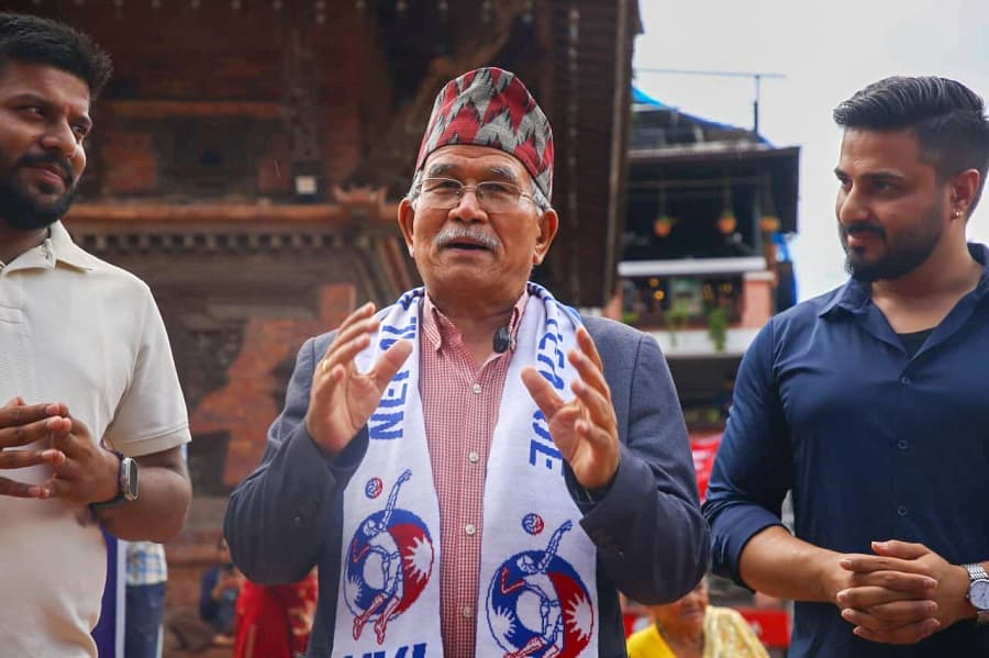 पाटन दरबार स्क्वायरमा अनावरण भयो नेपाल भलिबल लिगको ट्रफी