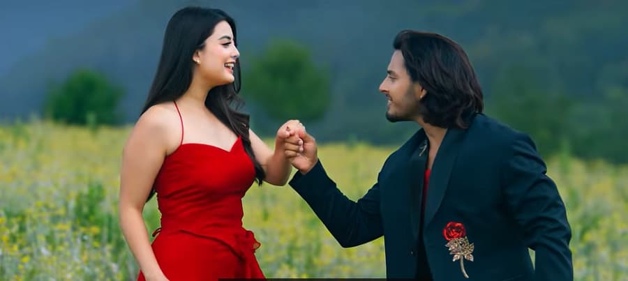 ‘जदौ’ मा नीति-प्रभातको रोमान्टिक अवतार, आयो प्रेम गीत ‘तिमीसँग नबोली’ (भिडियो)