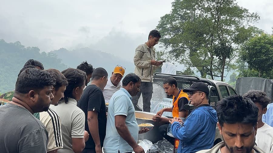 पाँच घण्टापछि खुल्यो त्रिभुवन राजमार्ग, प्रशासनको सक्रियतामा यातायात सञ्चालन