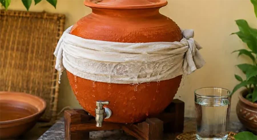 माटोको भाँडामा राख्दा पनि चिसो भइरहेको छैन पानी ? अपनाउनुहोस् यी उपाय