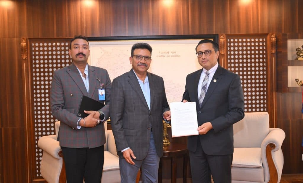 अरुण चौधरी फाउन्डेसनद्वारा बाढीपीडित ४० विद्यार्थीलाई छात्रवृत्ति