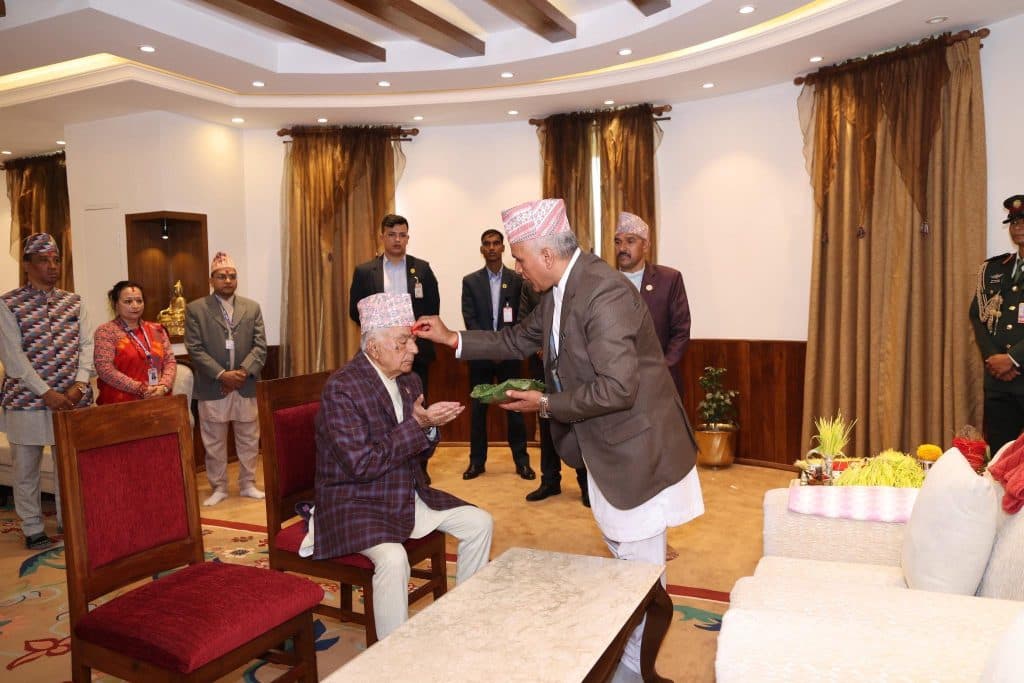 राष्ट्रपतिबाट बडादसैंको टीका ग्रहण