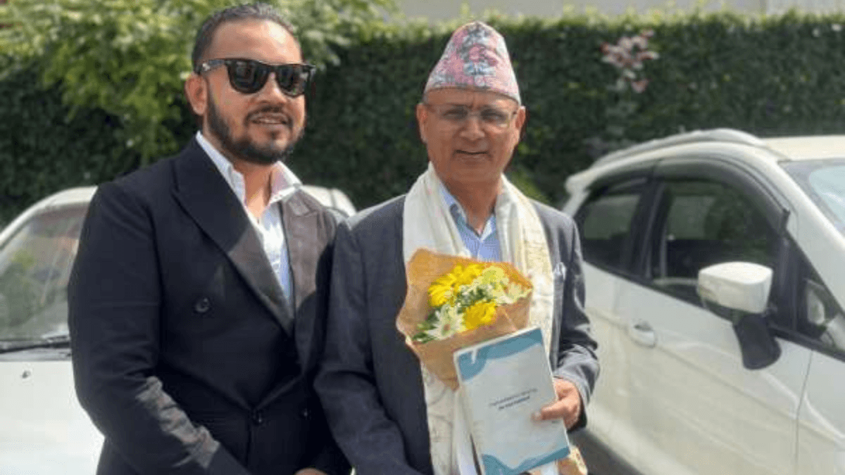 जलवायु परिवर्तनका विषयमा डा. महेश्वर ढकाल र इन्जिनियर किरण केसीबीच छलफल