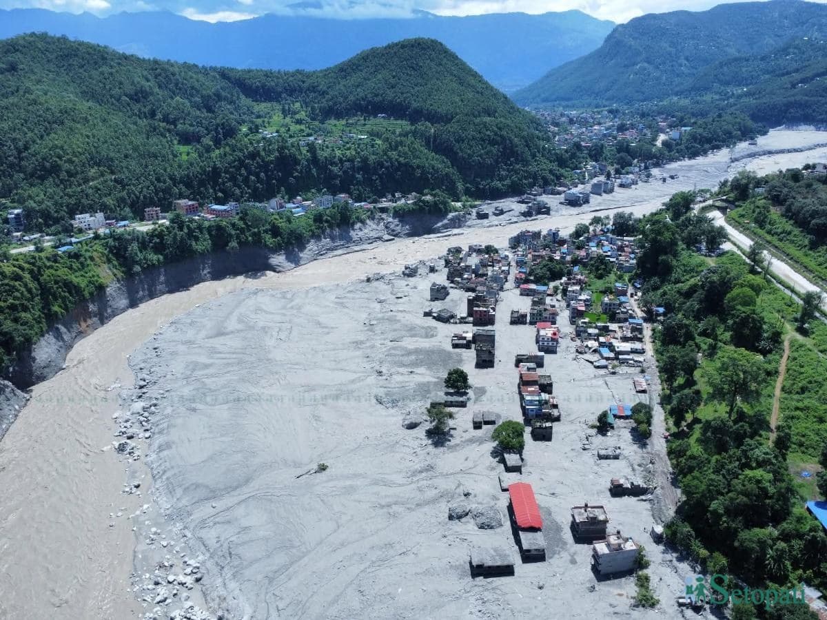 राहतमा खाद्यान्न र कपडा पुग्यो, अब विदुर–१ का वडाध्यक्ष भन्छन्– पीडितलाई स्टिलका दराज दिनुस्