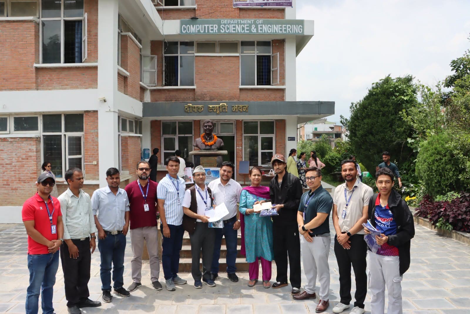 नेपाल इन्जिनियरिङ कलेजमा एकैदिन रक्तदान, आँखा शिविर तथा मक टेष्ट सम्पन्न