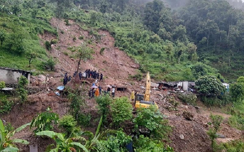 अविरल वर्षाले नवलपुरमा पहिरो र डुबान, नौ घरपरिवार प्रभावित