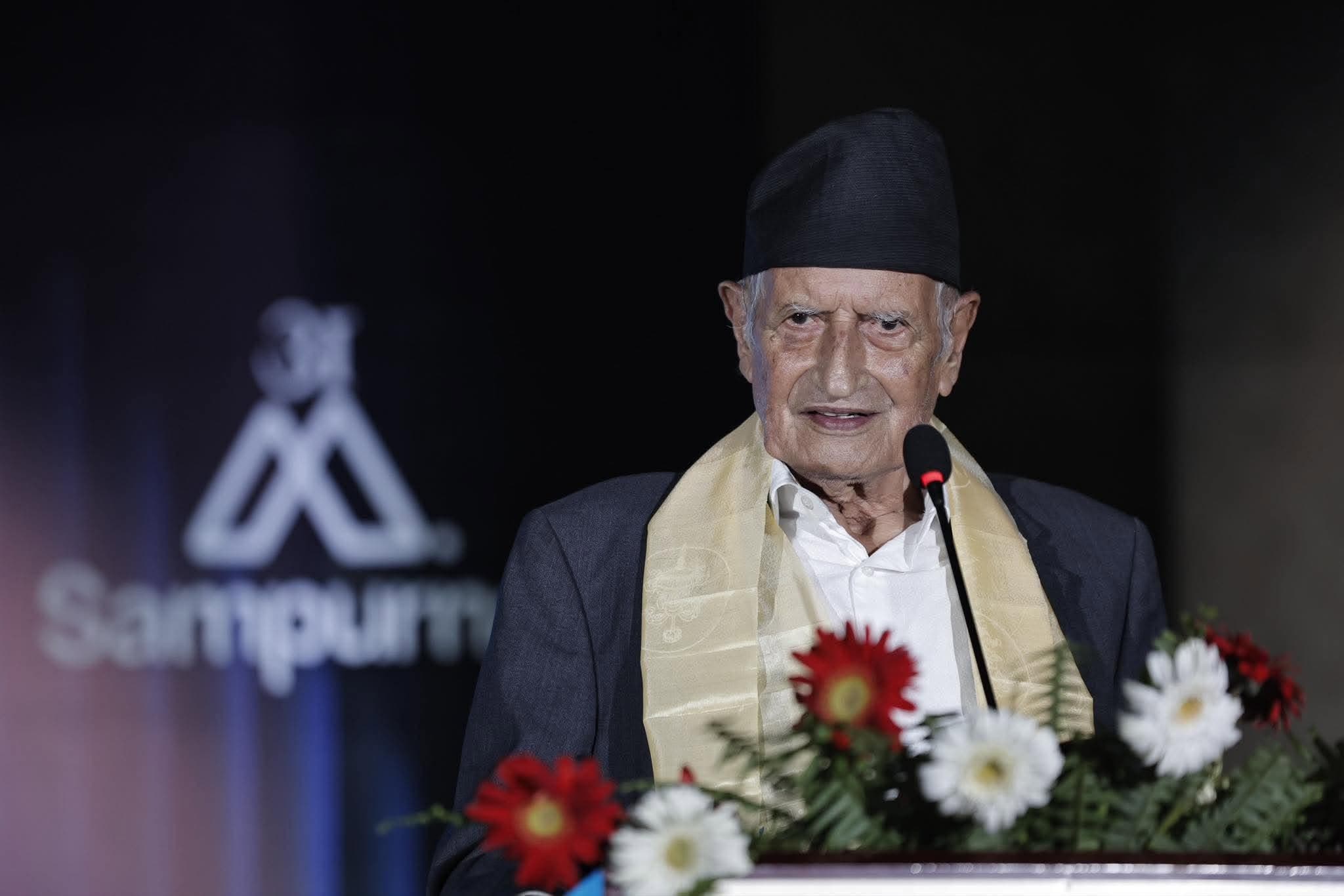 एआई प्रविधि होसियारीपूर्वक चलाउनुपर्छ : केयूका संस्थापक उपकूलपति शर्मा