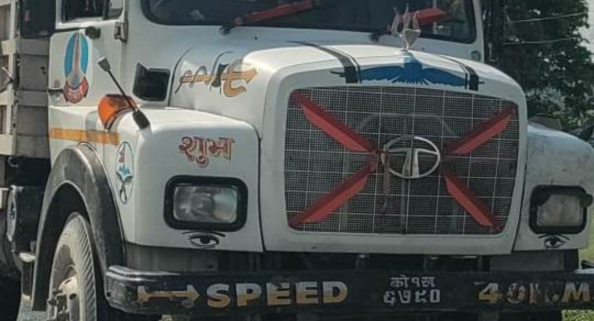 ट्रकले ठक्क दिँदा बाटो काट्दै गरेकी महिलाको मृत्यु