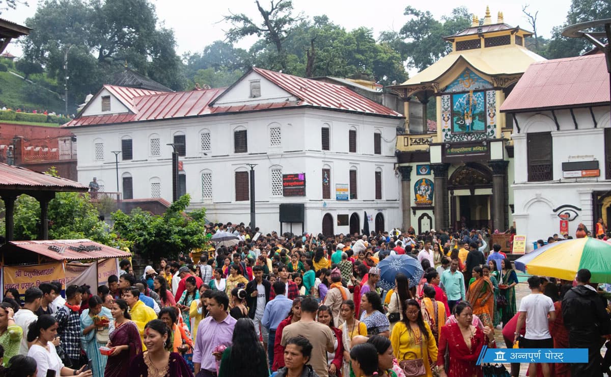 आज साउनको पहिलो सोमबार, देशभरका शिव मन्दिरमा भक्तजनको घुइँचो