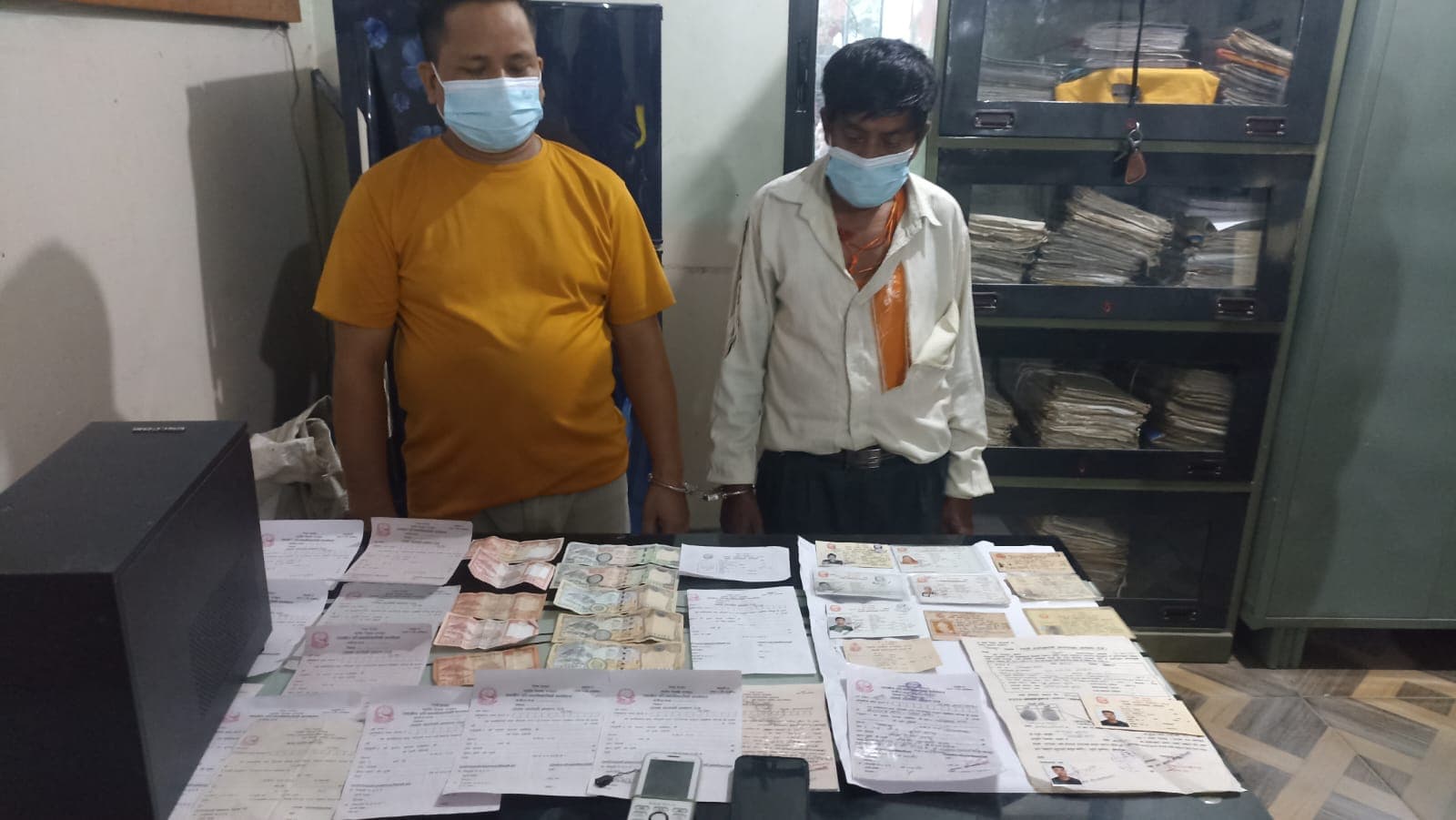 विराटनगरमा फोटो स्टुडियोबाट नक्कली नागरिकता बनाउने दुई जना पक्राउ
