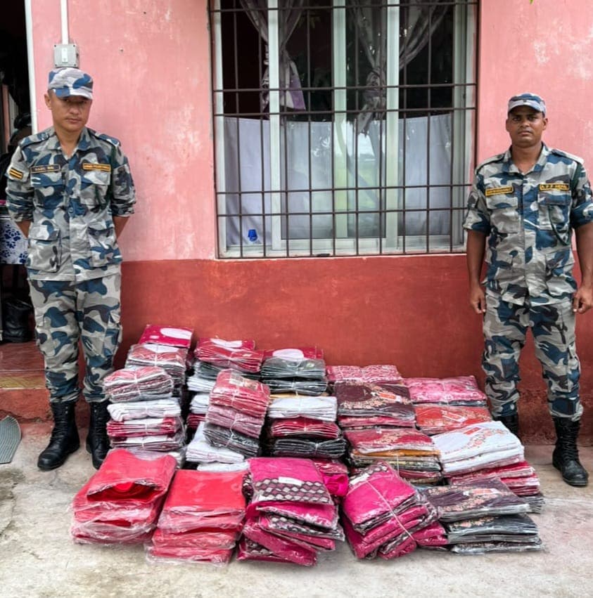 नेपाली नोटसहित ६ लाख रुपैयाँभन्दा बढीको सामग्री बरामद
