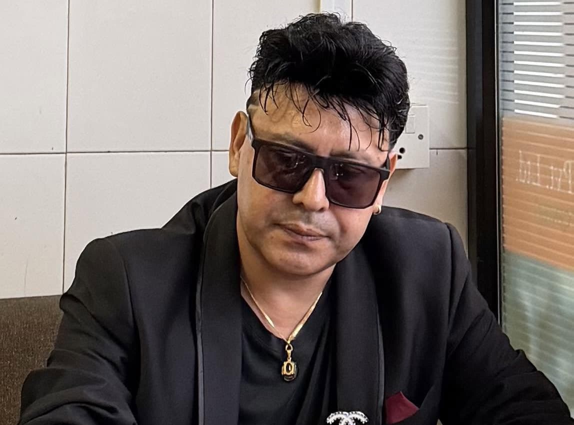 ‘कलाकारले उपचारका लागि घरखेत बेच्नुपर्ने अवस्था नआओस्’ गायक यम बराल