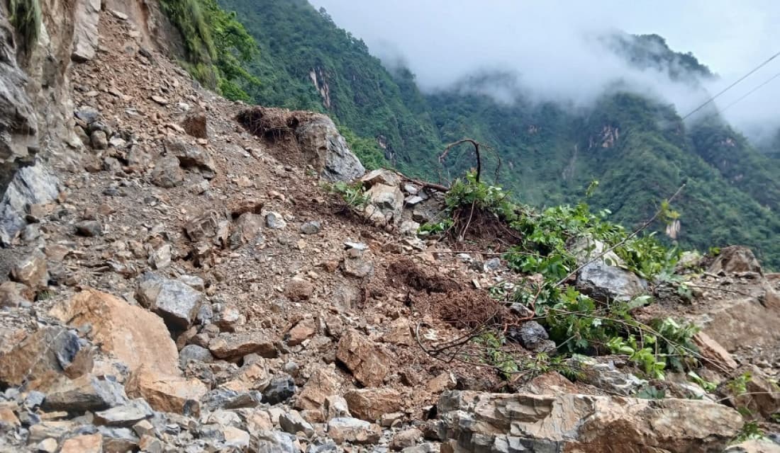कालीगण्डकी करिडोर पहिरोका कारण अवरुद्ध