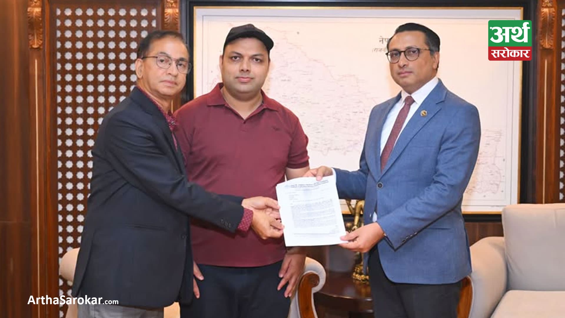 बाढीपीडितको राहत र उद्दारका लागि महुली लघुवित्तद्वारा १३ लाख सहयोग