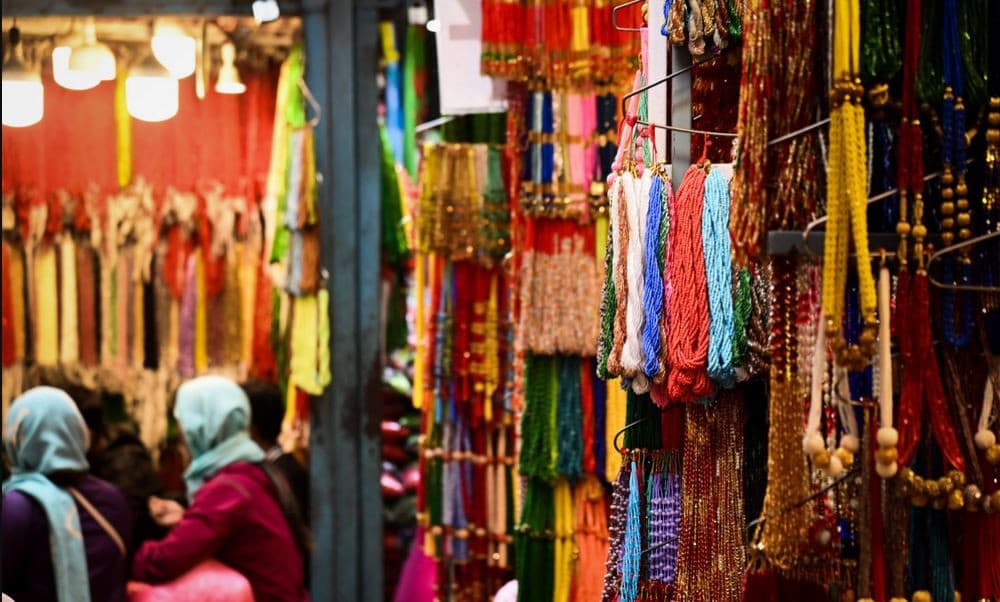 इन्द्रचोकको पोते–चुरा बजार : संस्कारले धानेको व्यापार, अनलाइनले बदलेको शैली