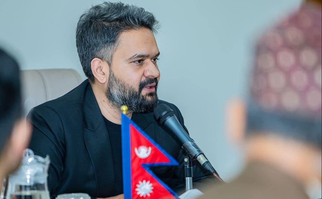 फुटवेयर उद्यमीलाई प्रधानमन्त्री बालेनले भने - जुत्ता चप्पलको निर्यातमा सहजीकरण गर्छौँ