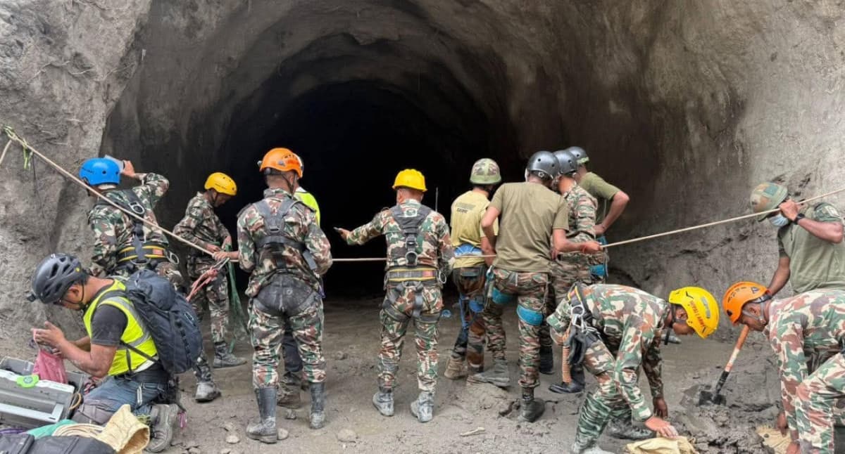 भोटेकोशी बाढी : यसरी भइरहेको छ खोज, उद्धार र राहत कार्य