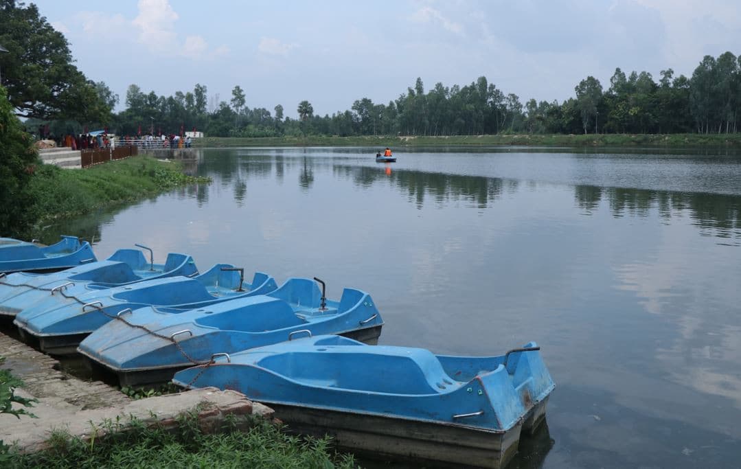 नाढीमन तालमा पर्यटकको चहलपहल बढ्यो, व्यवस्थापनमा भने उस्तै बेवास्ता