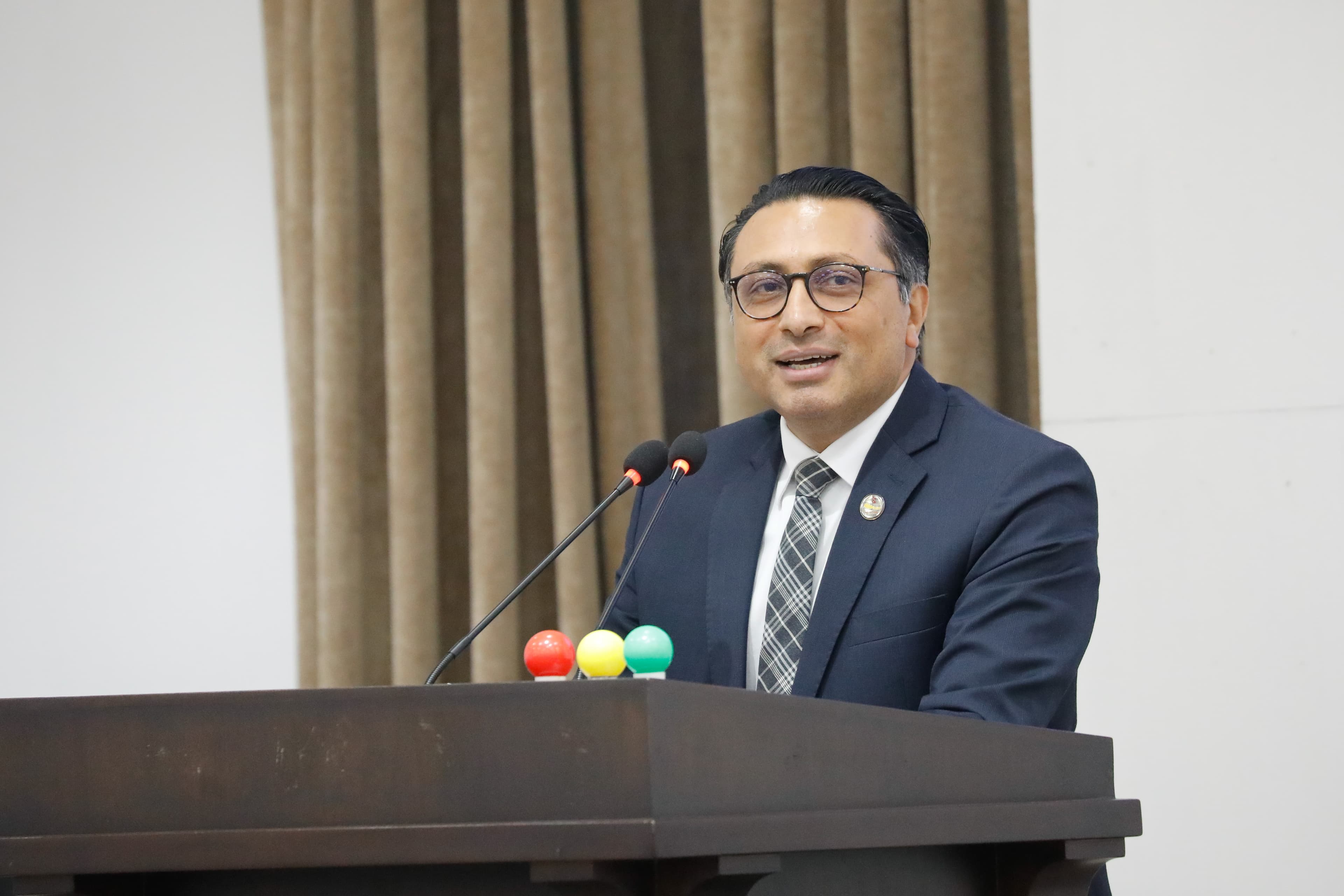 सेयर गिरावटका कारण आक्रोशित लगानीकर्तालाई अर्थमन्त्रीको सचिवालयले भन्यो– नआत्तिनुहोस्