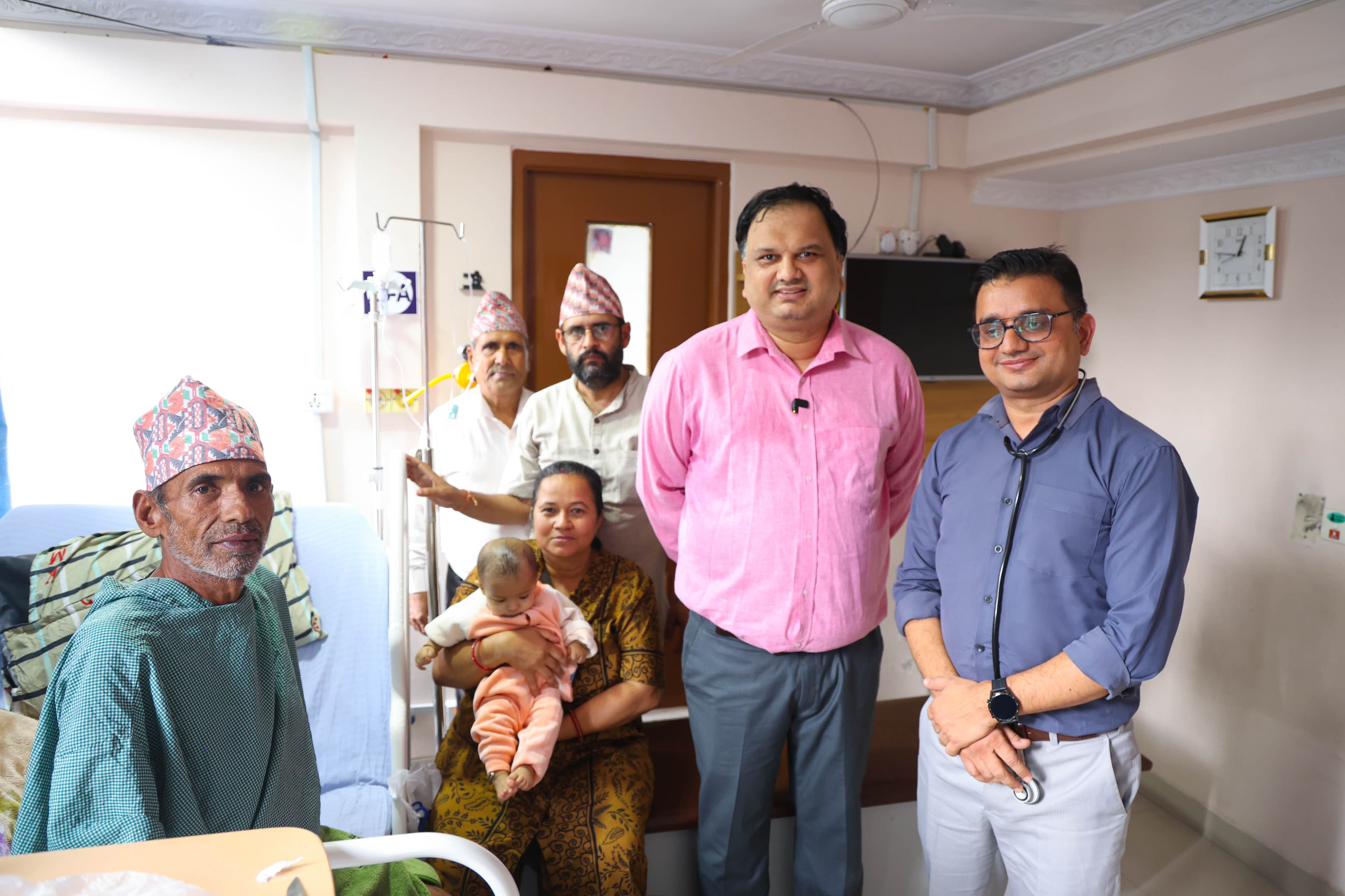 केएमसीमा ६७ वर्षीय पुरुषको मस्तिष्कमा फुटेको 'एभीएम'को बिनाचिरफार सफल उपचार