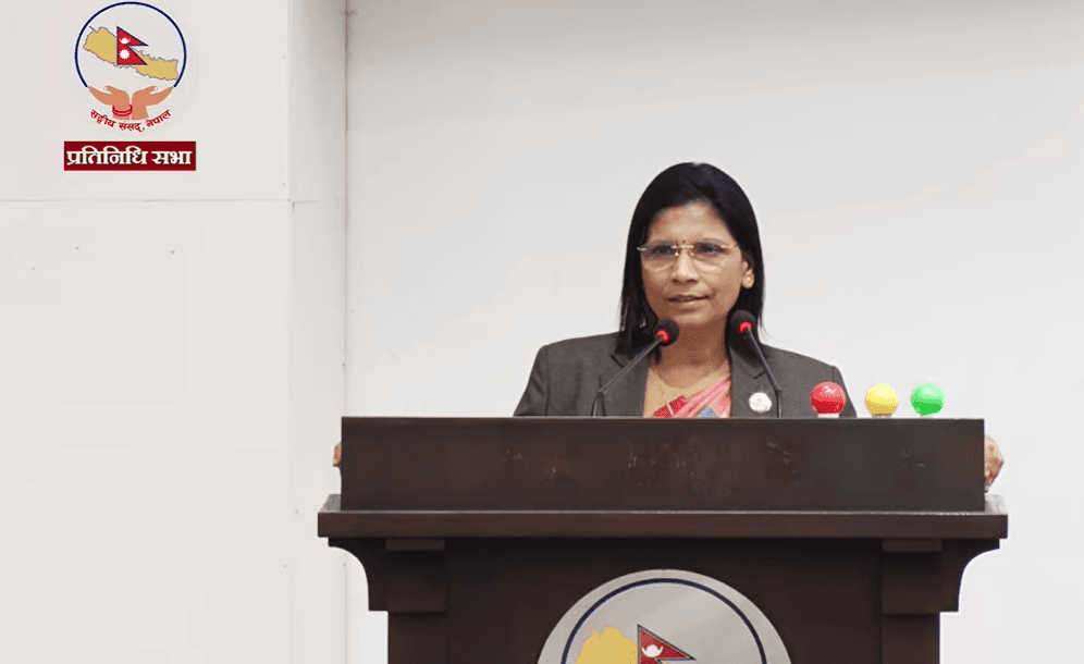 पद्मा अर्यालको प्रश्न- ‘प्रधानमन्त्रीलाई संसदमा ल्याउन ‘हेलो सरकार’ मा निवेदन दिनुपर्ने हो ?’