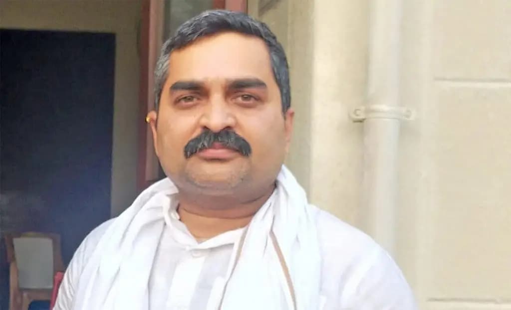 पूर्व प्रदेश प्रमुख बलात्कार मुद्दामा दोषी ठहर