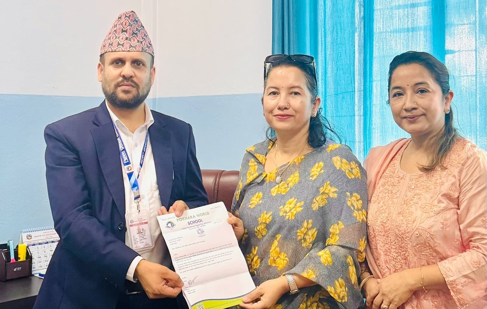 बाढीपीडितलाई पोखरा वल्र्ड स्कुलले दियो १ लाख नगद, ट्रकभरि सामान
