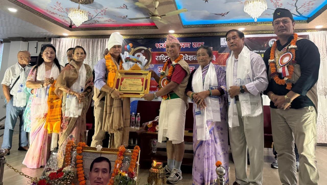 धनबहादुर गुरुङ सम्मानित