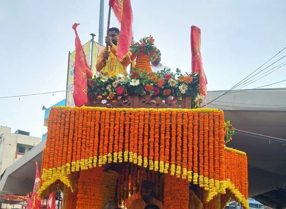 गहवामाईको रथयात्रामा भक्तजनको जनसागर, वर्षाले पनि रोक्न सकेन उत्साह