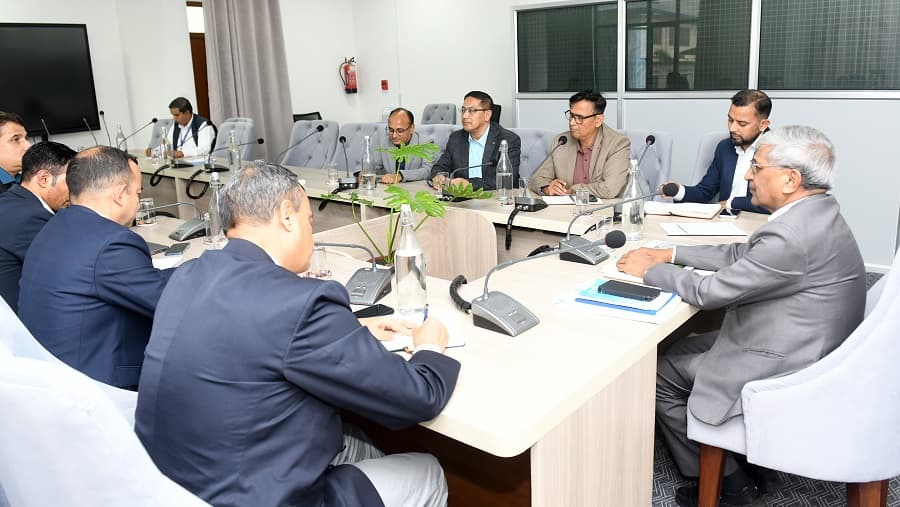 आवासीय चिकित्सकको भत्ता र कामको चाप घटाउने विषयमा प्रधानमन्त्री कार्यालयमा छलफल