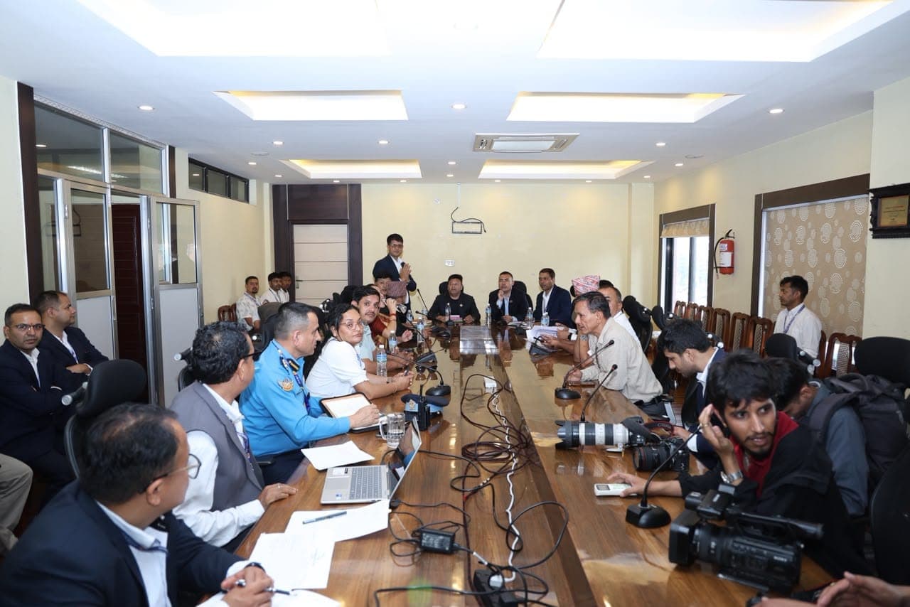 सार्वजनिक वित्त उपसमितिद्वारा विमानस्थलको अध्यागमन र भन्सार कार्यालय अनुगमन