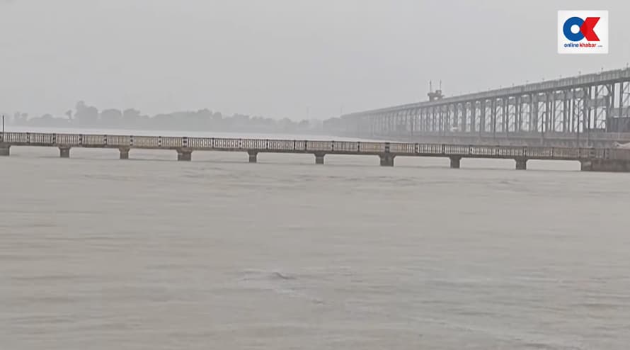 कोसीमा पानीको बहाव उच्च : ब्यारेजका २८ ढोका खोलियो, बालियो रातो बत्ती