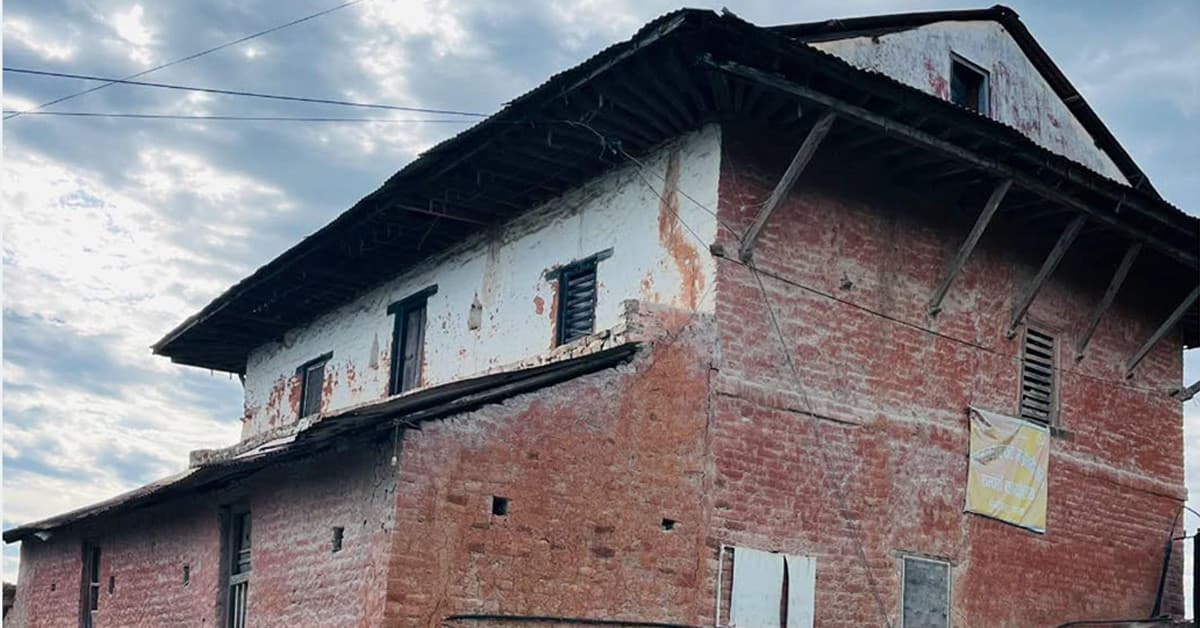 ‘ताल्चा लागेका घर, एक्लिएका बूढापाका’